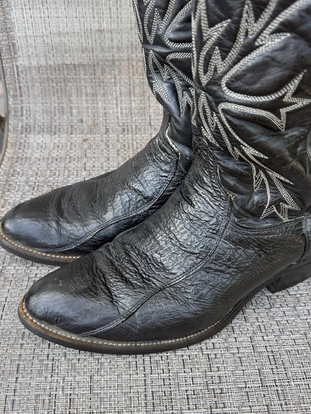 Black Embroidered Western Cowboy Boots 9,5